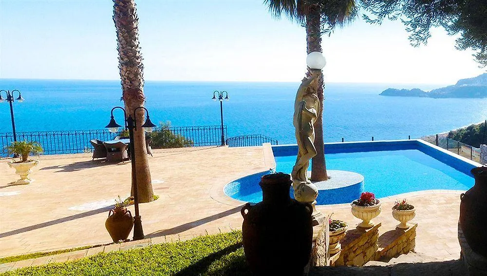 Villa Finu Il Balcone Di Goethe Letojanni Hotel