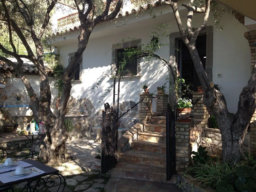 לטויאני Villa Finu Il Balcone Di Goethe מלון
